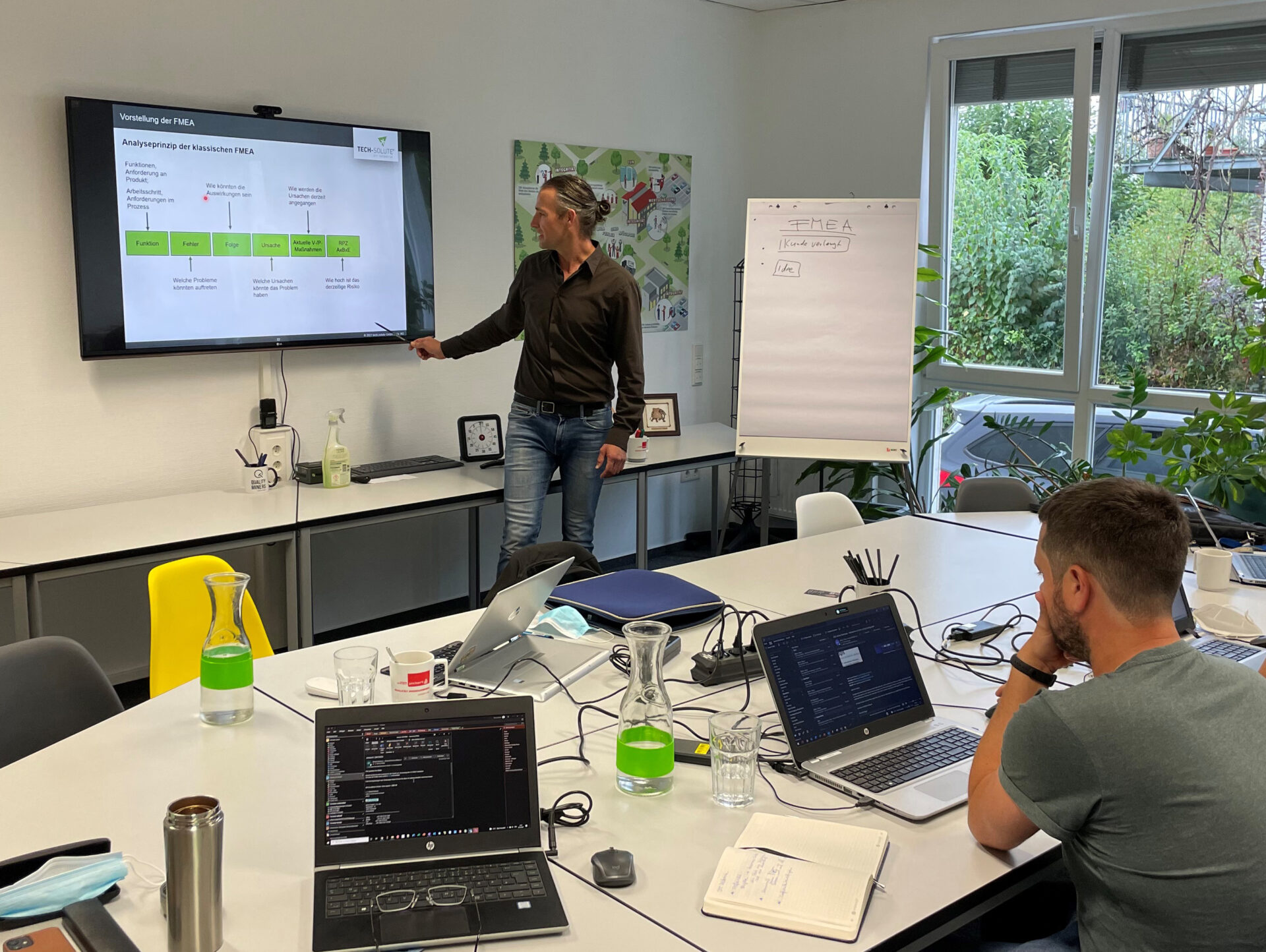 Qualität sichern: FMEA Speziaisten in der vor Ort Schulung